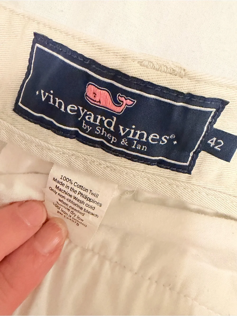 Vineyard Vines Men's Light Cream Flat-Front Chino Shorts